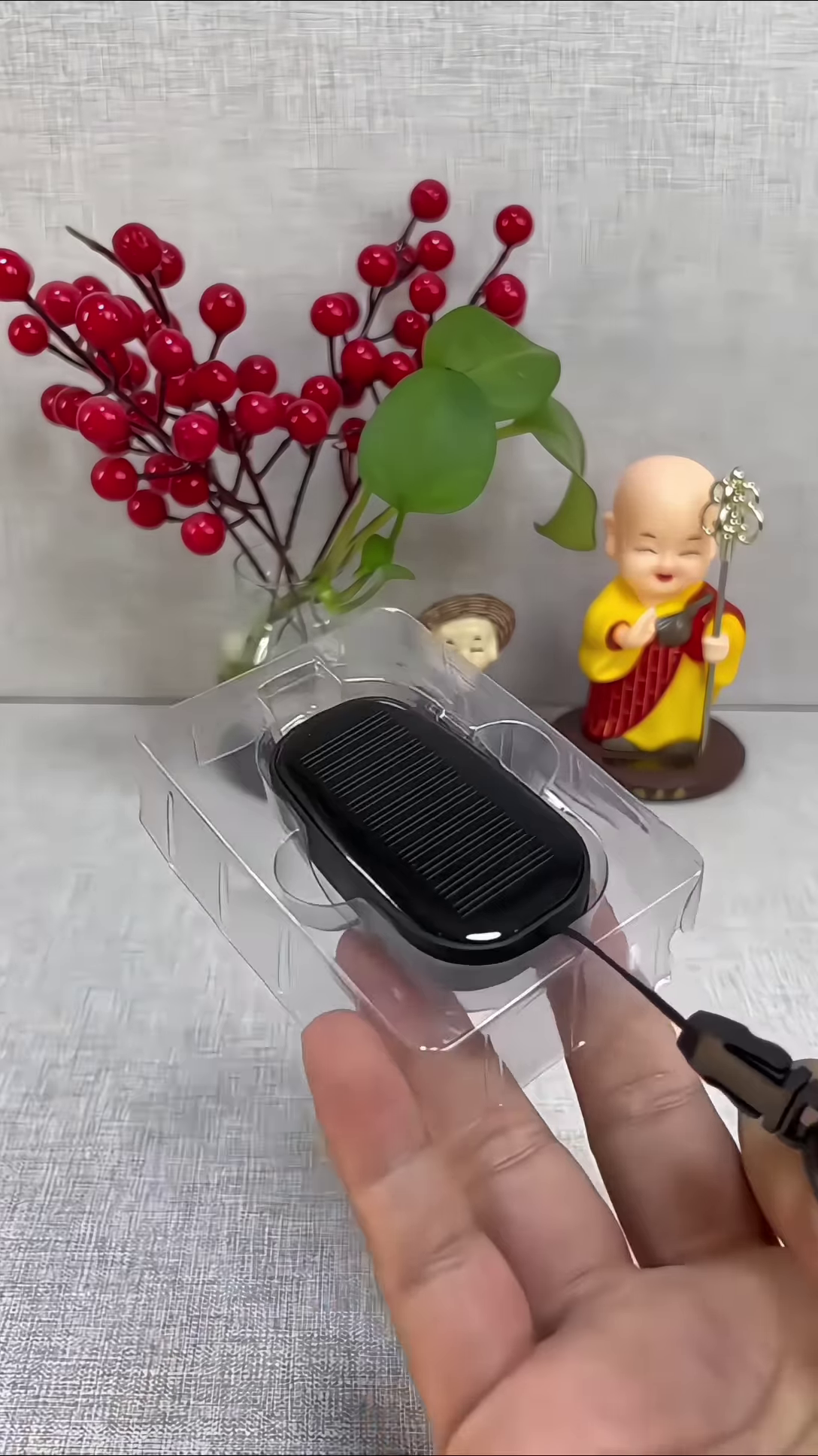 Compact Solar Powered Mobile Device Charger – Portable Energy Solution for Smartphones