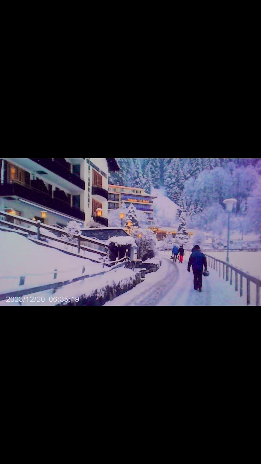 ๐ฅ Title: Tiny Cam, Big Memories! ๐ธ๐