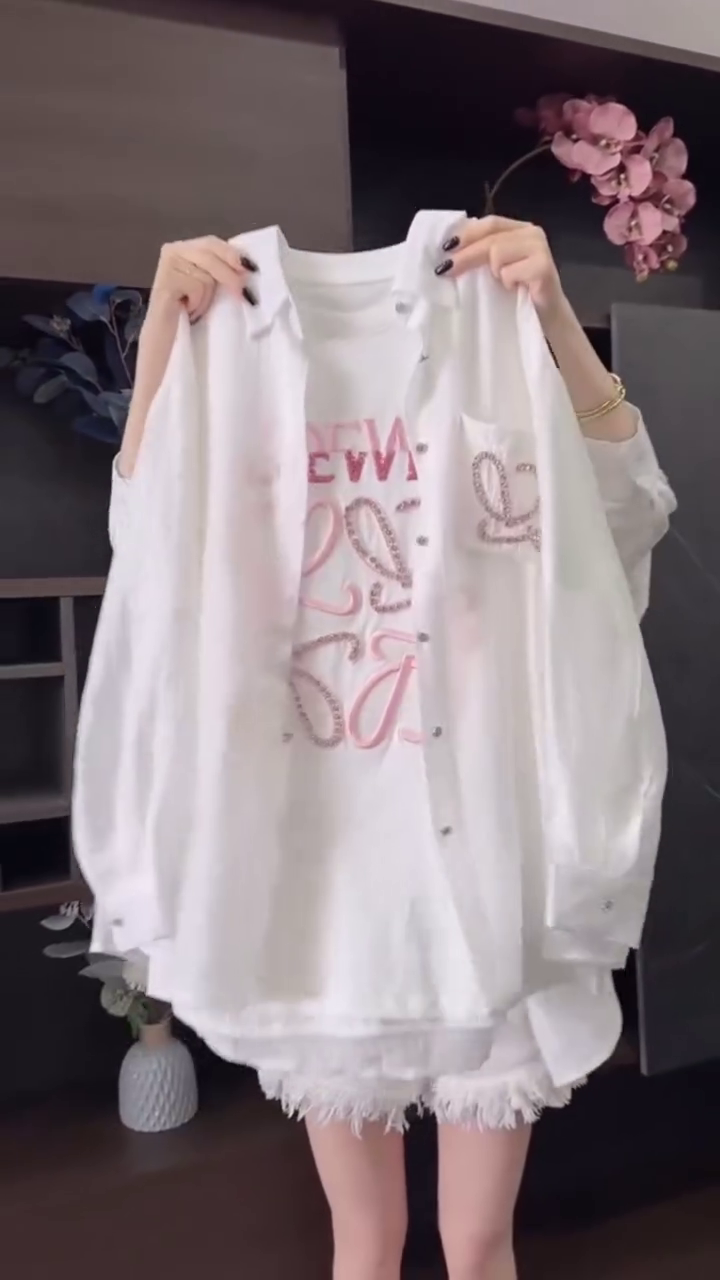 Crystal Chic Oversized Shirt & Tee Set – Elegant, Trendy & Ultra-Comfortable