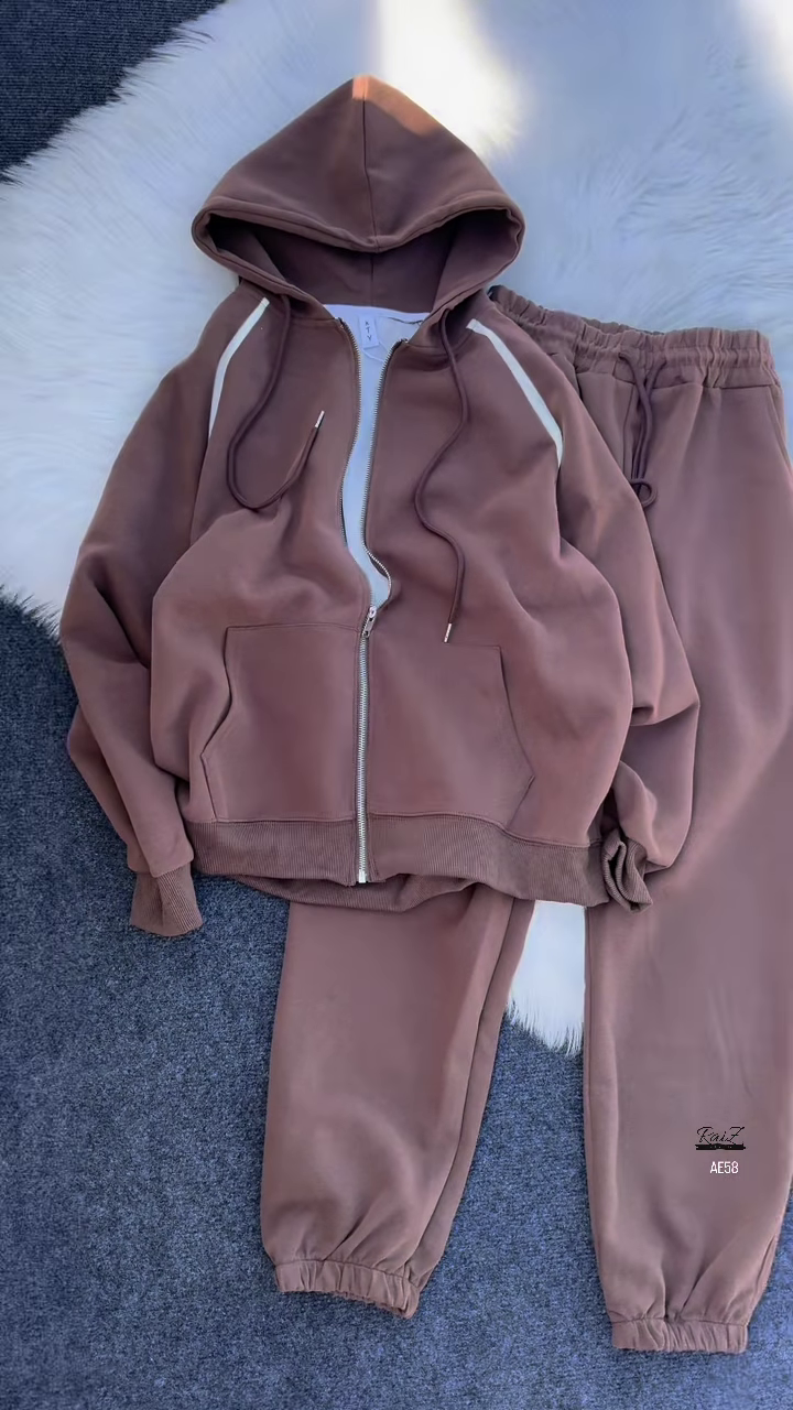 Urban Zip-Up Hoodie Co-Ord Set – Sporty Comfort with Sleek Street Style 🖤✨