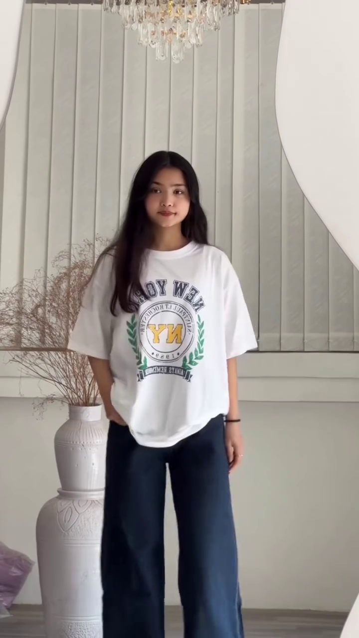 🗽 Classic New York Oversized Graphic Tee – Urban Casual Collection 👕✨