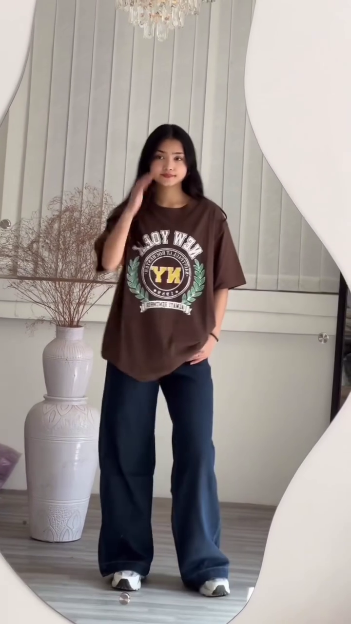 🗽 Classic New York Oversized Graphic Tee – Urban Casual Collection 👕✨