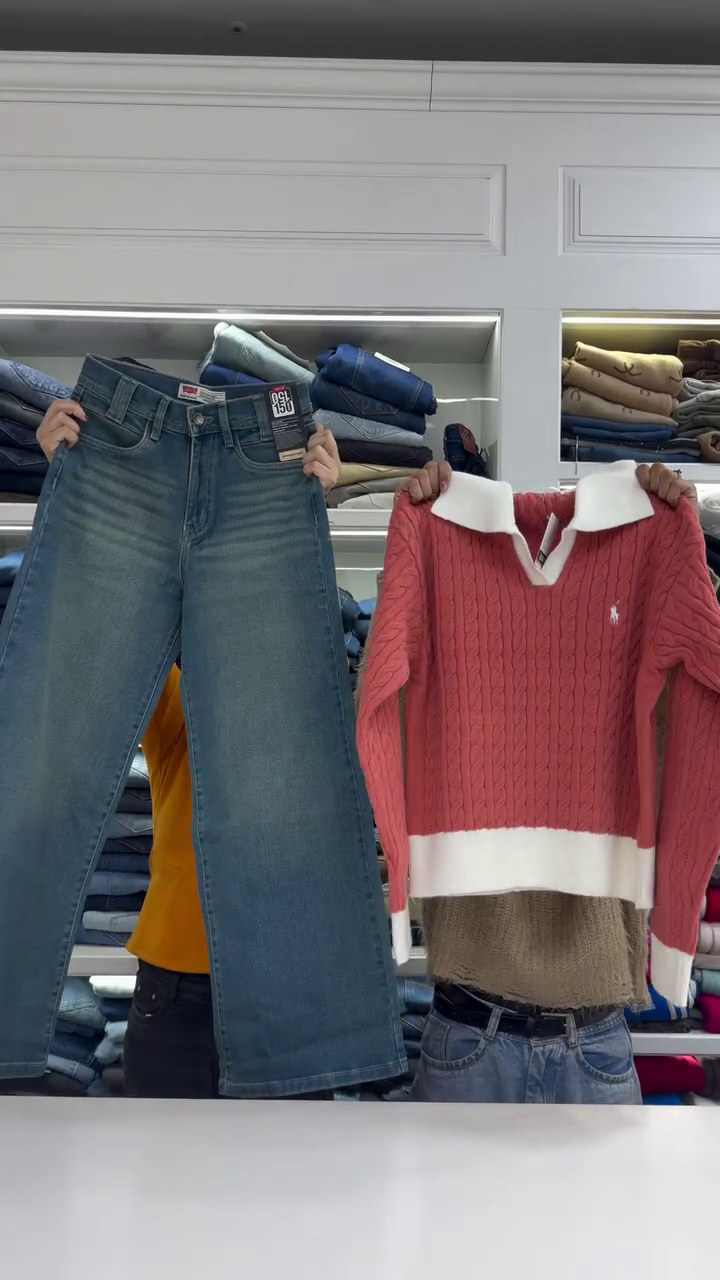 💛 Sunshine Chic Knit & Classic Denim Duo – Effortless Everyday Style 💙