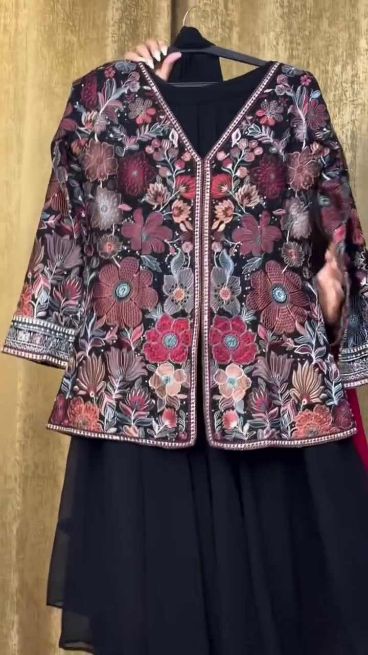 🌺✨ Midnight Bloom Embroidered Jacket & Flowy Dress Set – Luxury Floral Elegance 🌙💃