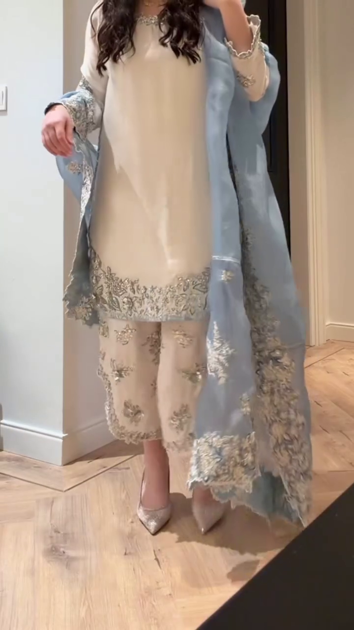 ✨🌸 Celestial Ivory Embroidered Suit with Sky Blue Dupatta – Timeless Festive Elegance 🌿💎