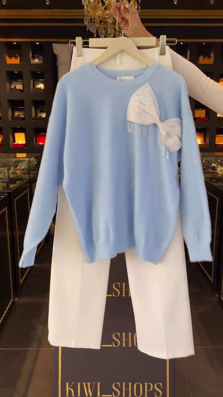 💙 Elegant Sky Bow Knit Set – Soft Sweater & Classic Trousers Outfit ✨👚👖