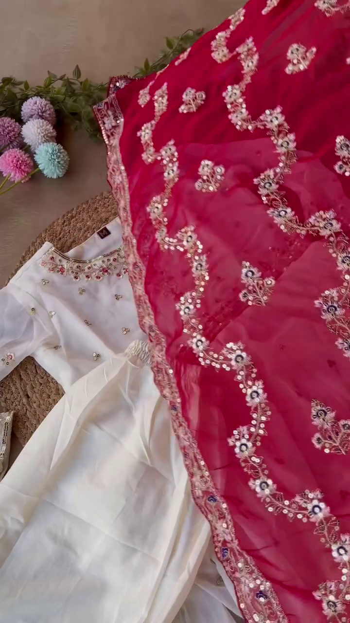 🌸 Noor Embroidered Kurta Set with Organza Dupatta – Festive Grace Redefined 🌸