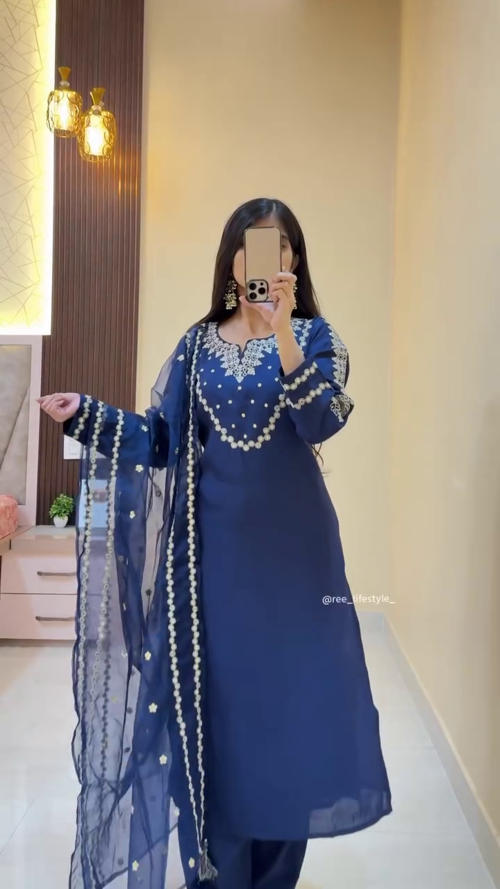 💙 Royal Blue Anarkali Suit Set with Sheer Dupatta – Graceful Festive Elegance 💙✨