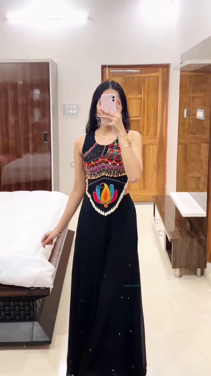 🖤 Midnight Glam Lehenga Set with Embroidered Blouse & Floral Sheer Cape Dupatta ✨🌙