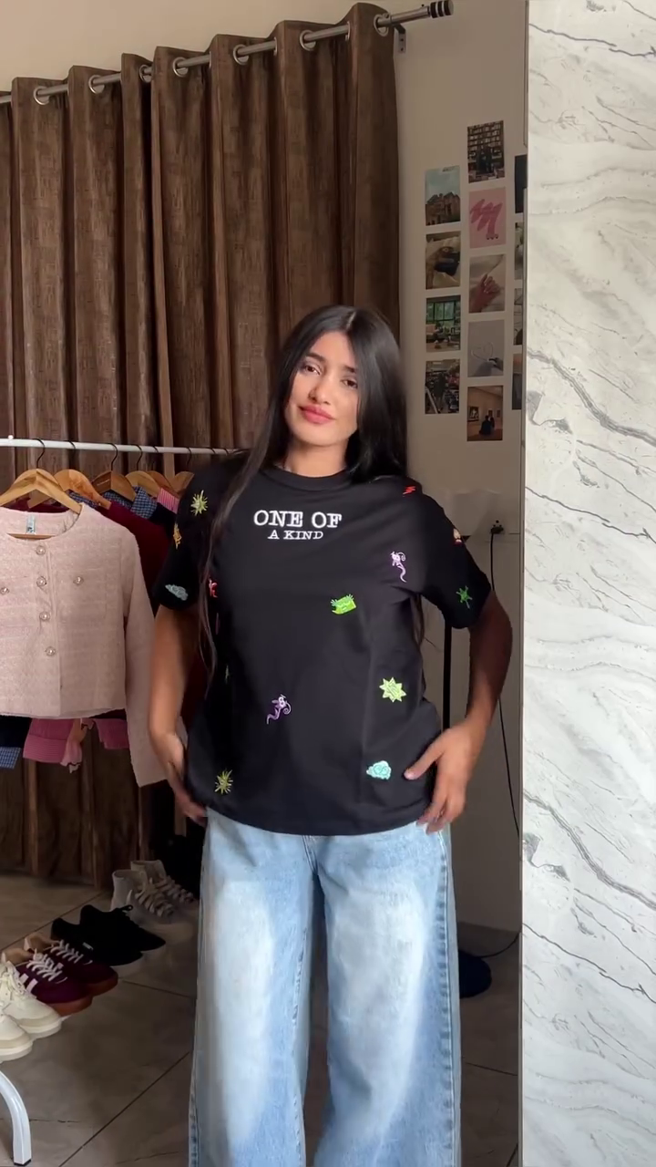 🖤 One of a Kind Graphic Tee – Playful Vibes, Everyday Comfort 🖤