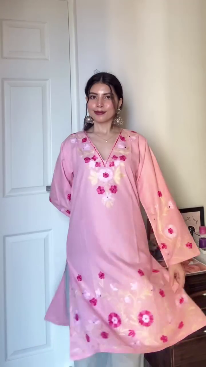 🌸 Blush Petal Embroidered Kurta – Soft Elegance, Feminine Grace 🌸