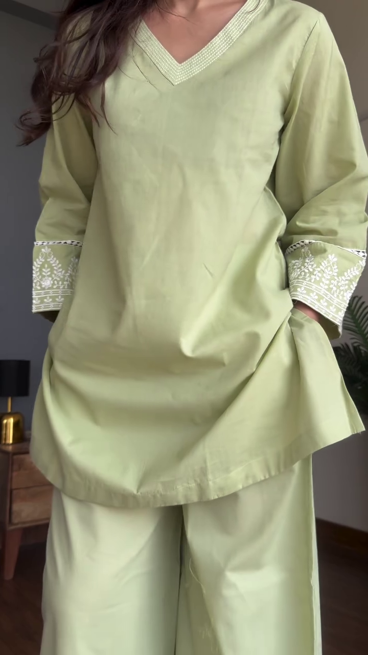 🌸 Candy Bloom Printed Co-Ord Set – Playful, Pretty & Everyday Chic 💖