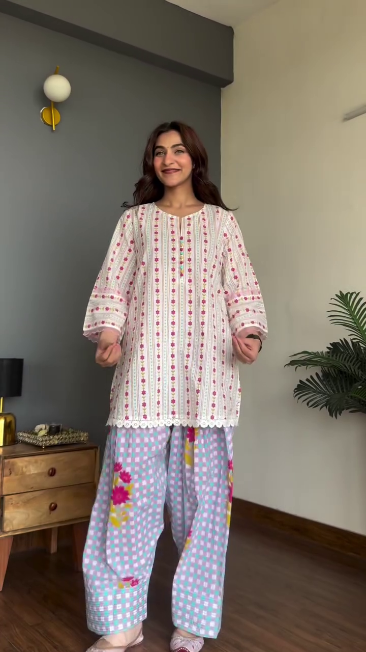 🌸 Candy Bloom Printed Co-Ord Set – Playful, Pretty & Everyday Chic 💖