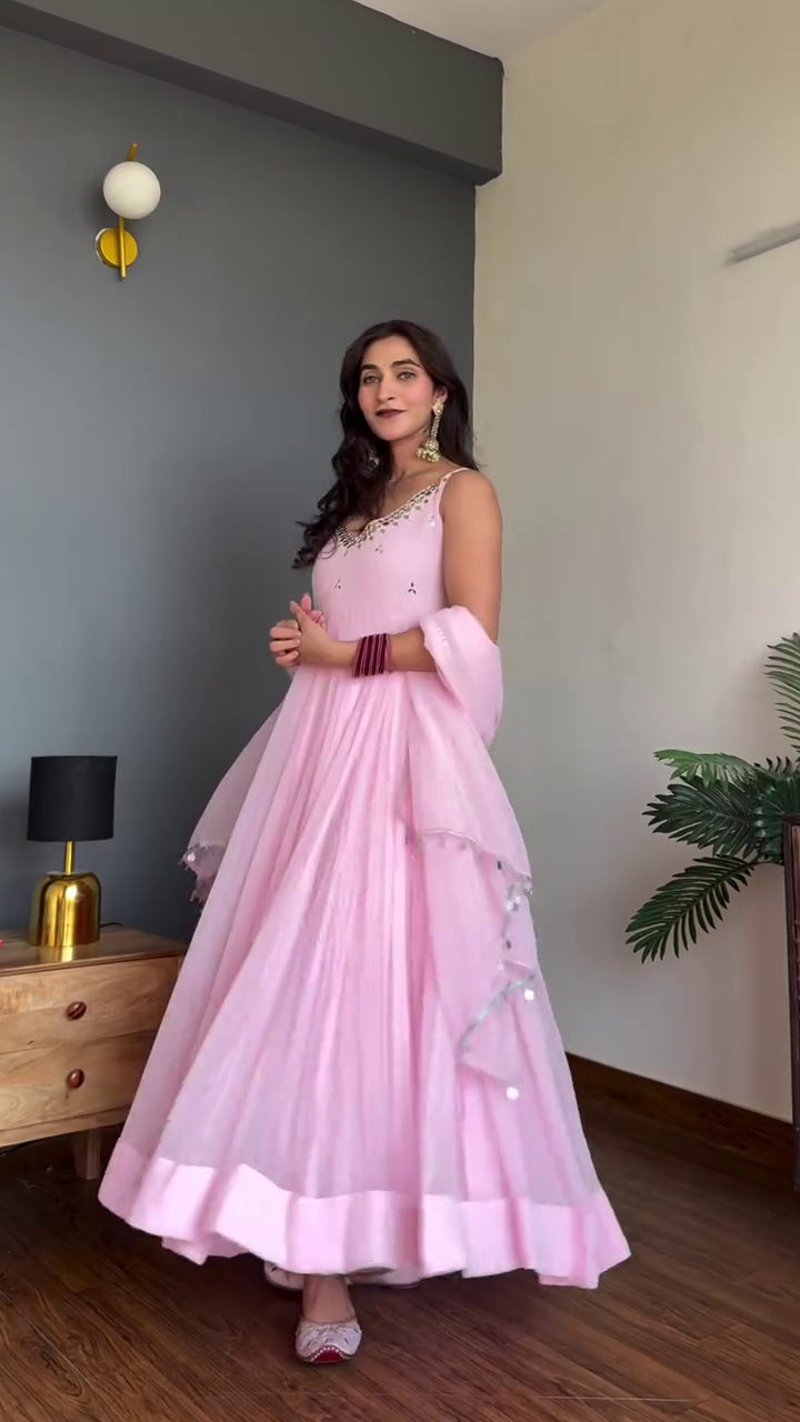 ❤️ Royal Scarlet & Fuchsia Festive Lehenga Set – Bold, Beautiful & Celebration-Ready ✨