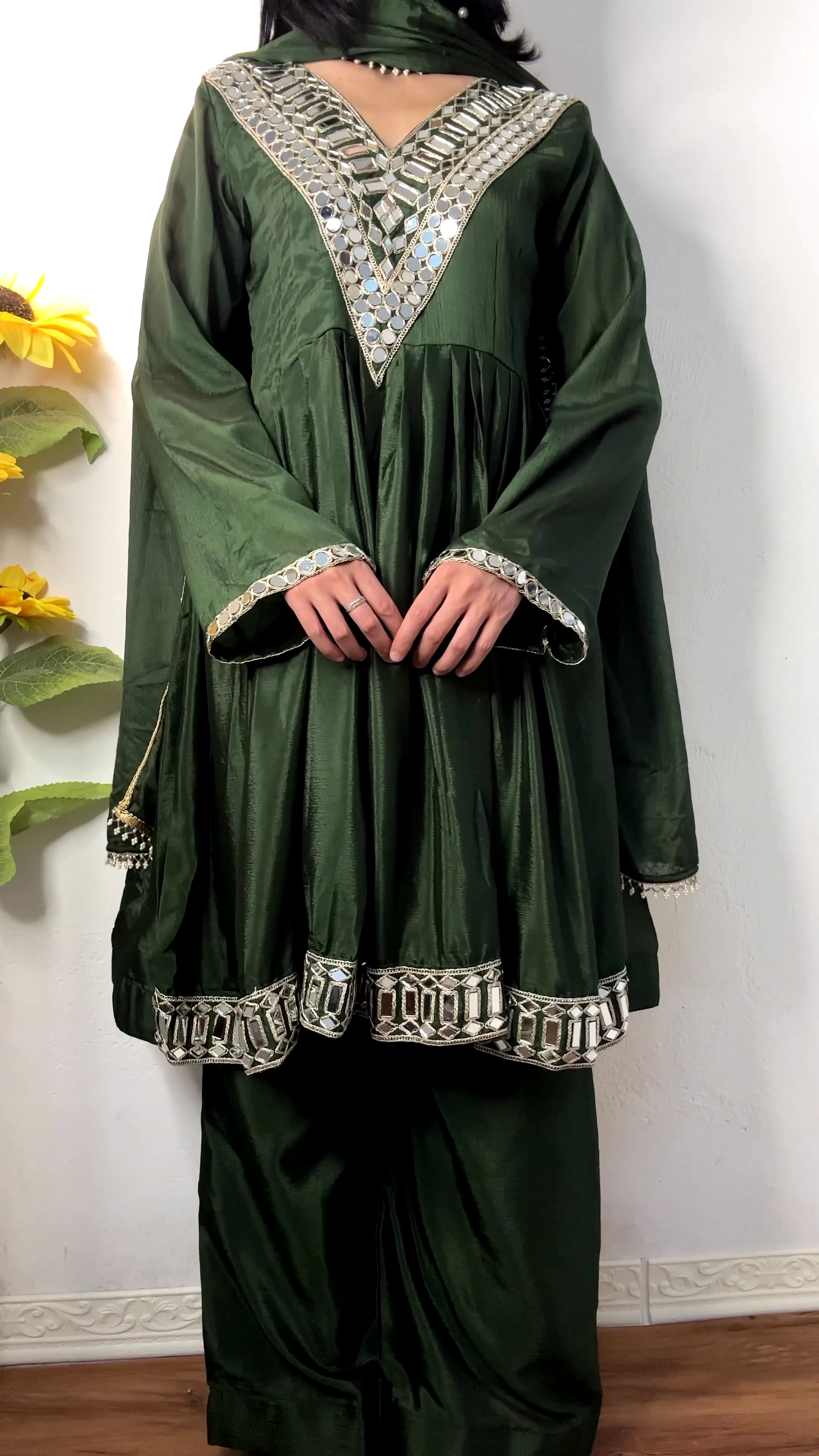 💚 Regal Emerald Mirror Work Co-Ord Set – Royal Elegance Redefined ✨👑