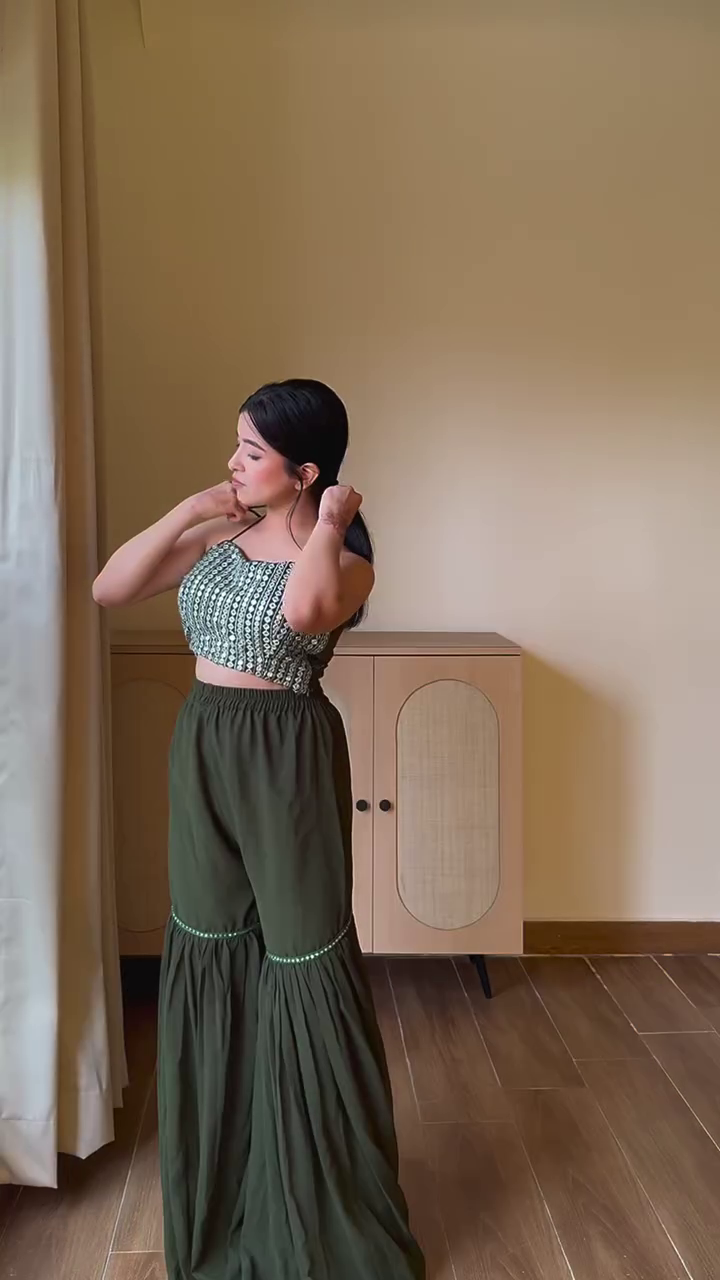 🌿 Emerald Grace Cape Style Sharara Set – Regal Elegance with a Modern Twist 🌿