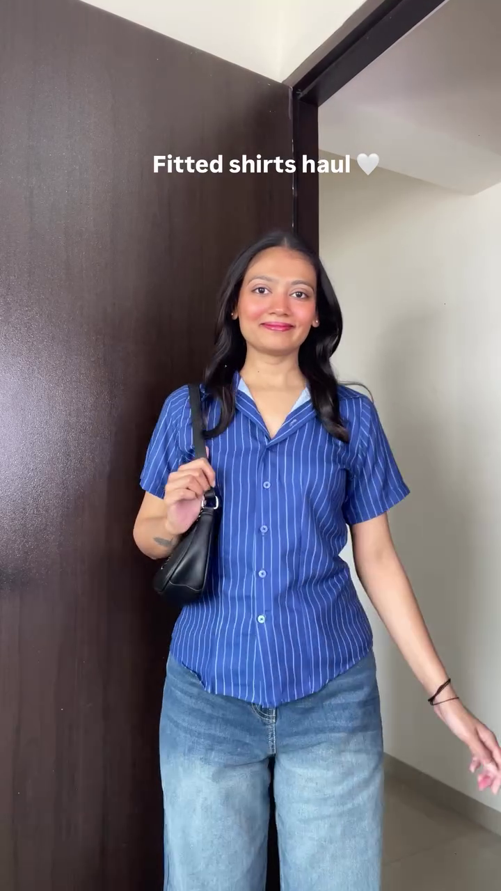 💙 Classic Blue Pinstripe Fitted Shirt – Smart Chic Everyday Essential 💙