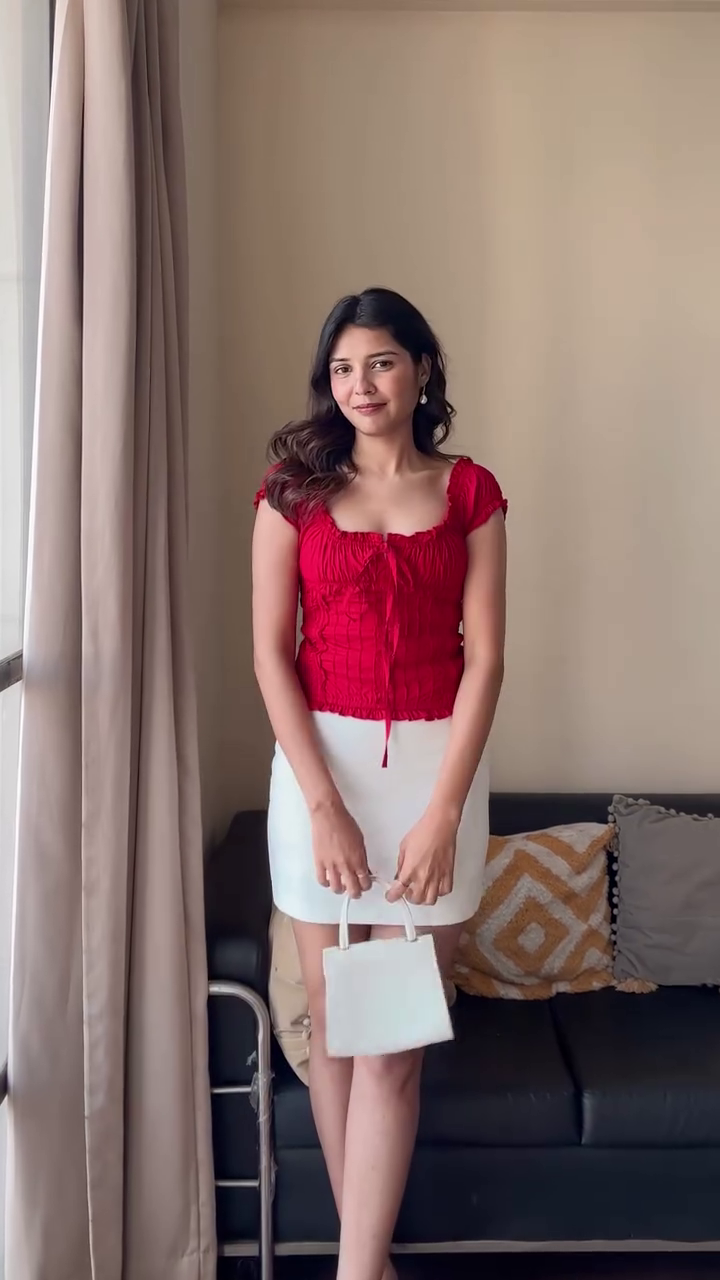 ❤️ Scarlet Charm Ruched Top – Bold, Feminine & Effortlessly Chic ❤️