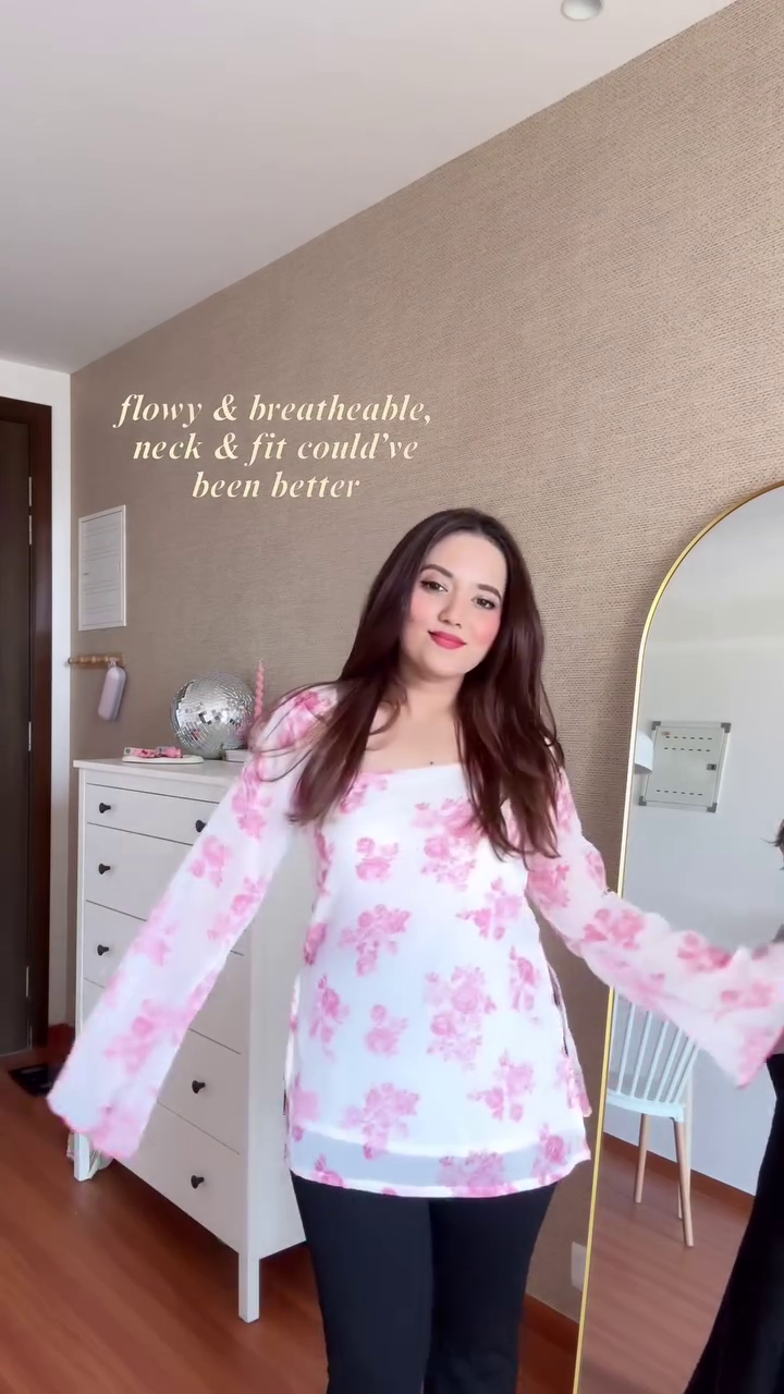 🤍 Ivory Bloom Relaxed Kurta Top – Effortless Comfort with Artistic Elegance 🤍