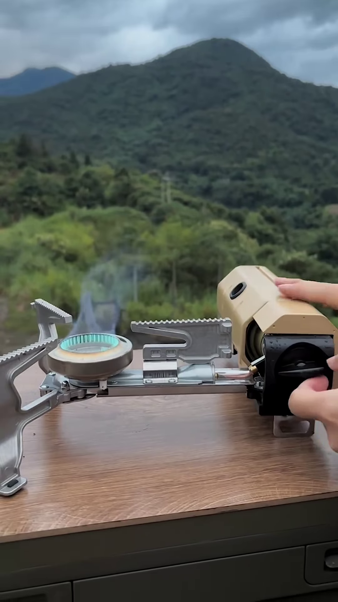 Ultra-Lightweight Camping Kettle with Foldable Handle – Outdoor Boiling Companion